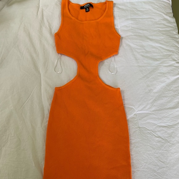 Hera Collection - Orange Cutout Bodycon Dress🔥🧡 - Picture 3 of 5